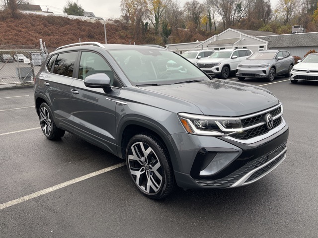 2022 Volkswagen Taos SEL photo 4