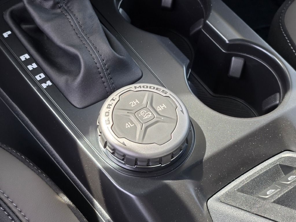2025 Ford Bronco Outer Banks photo 24