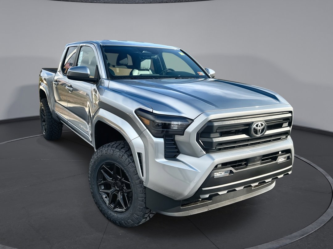 2025 Toyota Tacoma SR5's photo