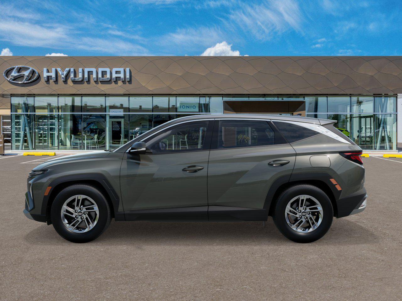 2025 Hyundai Tucson SE photo 3