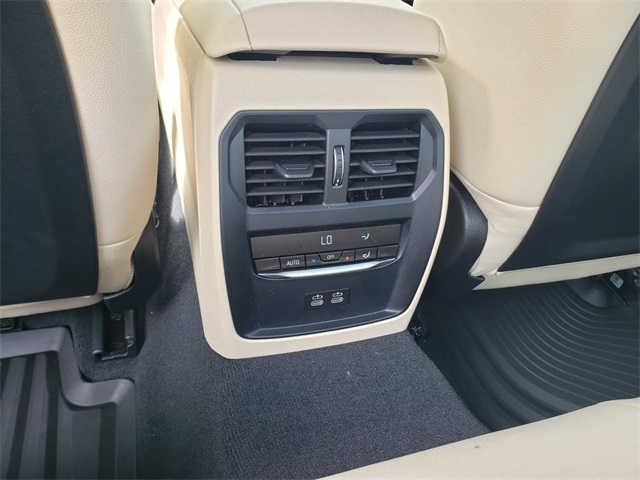 2025 Bmw 330i xDrive photo 13