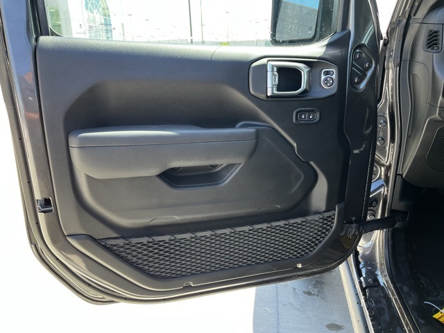 2025 Jeep Gladiator Willys photo 13