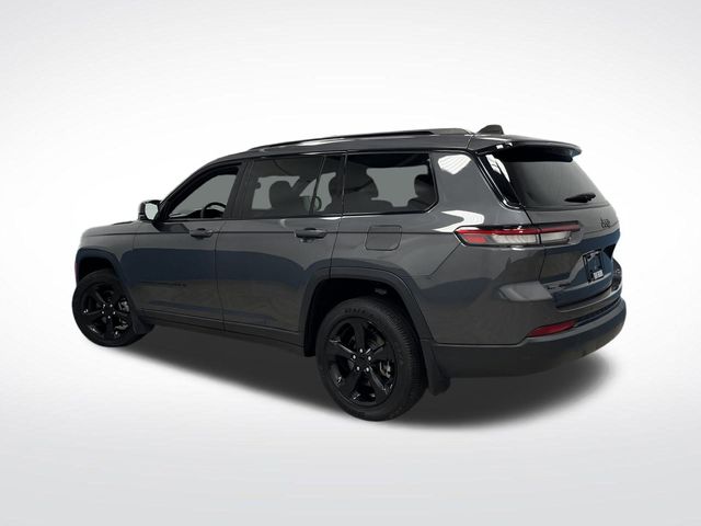 2023 Jeep Grand Cherokee Laredo Altitude photo 2