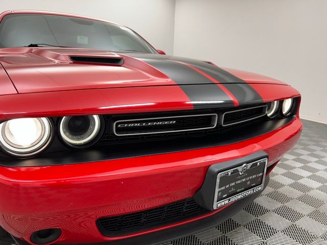 2019 Dodge Challenger SXT photo 4
