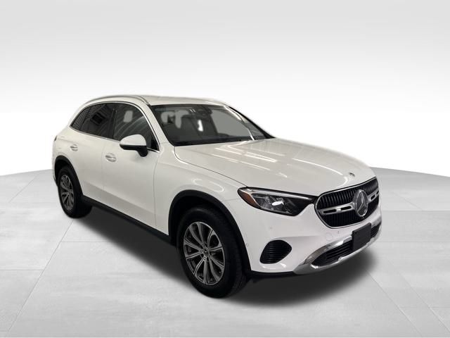 2023 Mercedes Benz GLC 300 photo 3