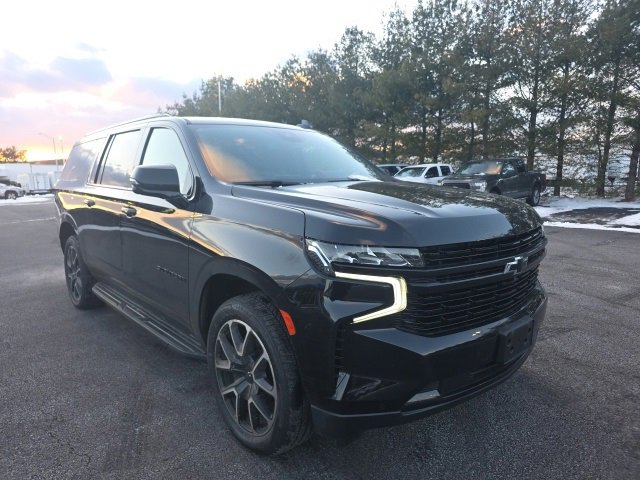 2023 Chevrolet Suburban RST's photo