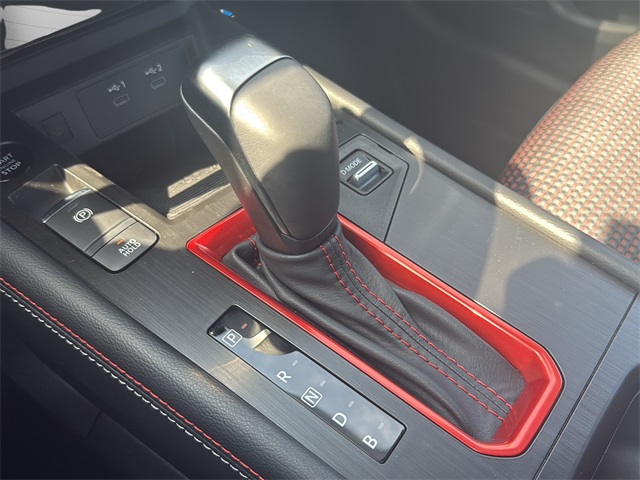 2026 Nissan Kicks SR photo 28