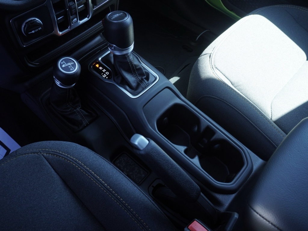 2025 Jeep Gladiator Sport photo 19