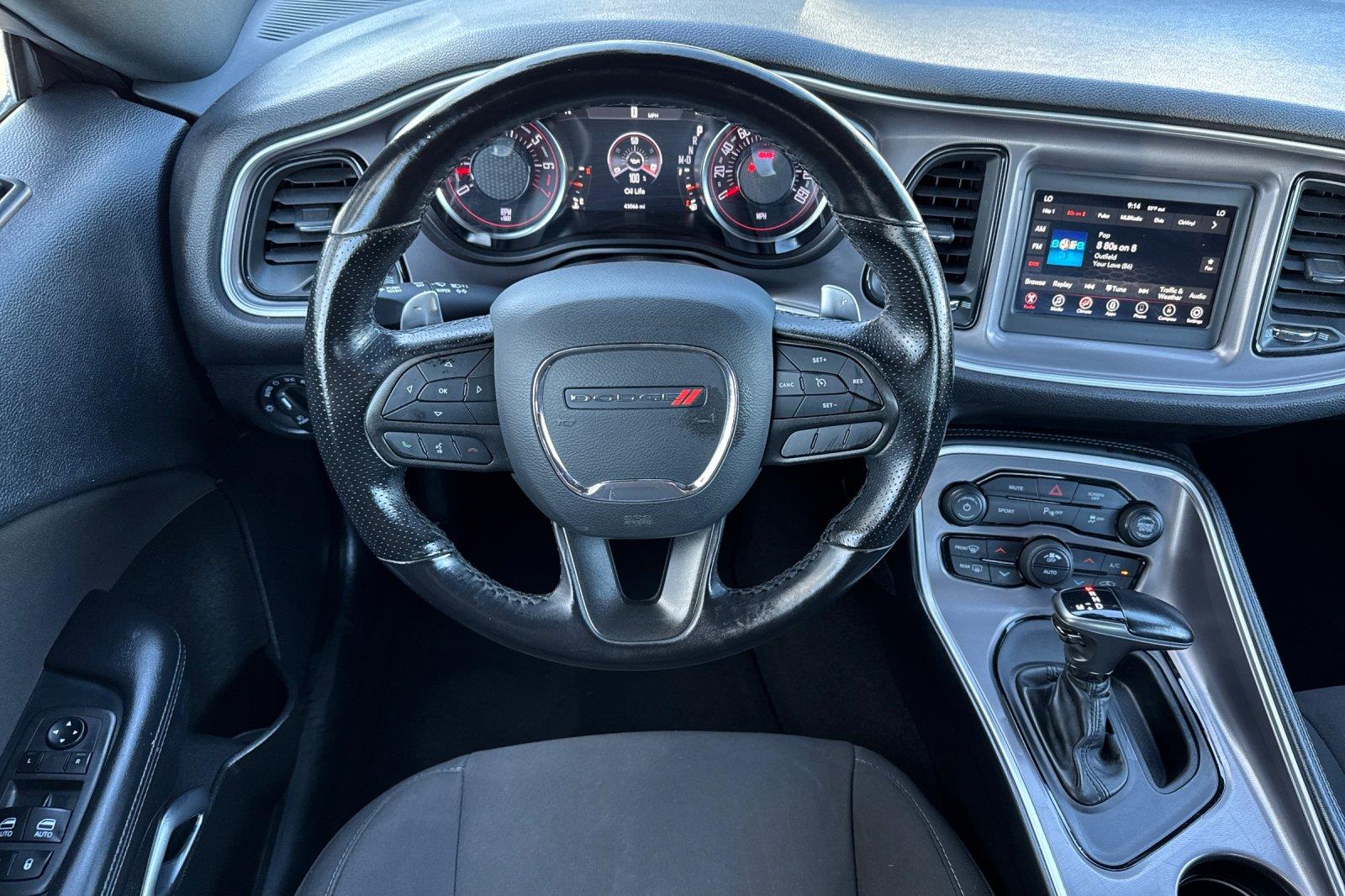 2022 Dodge Challenger GT photo 4