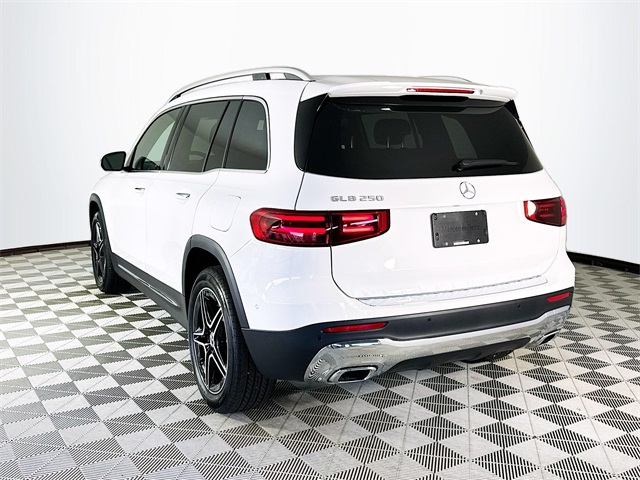 2026 Mercedes Benz GLB 250 photo 4