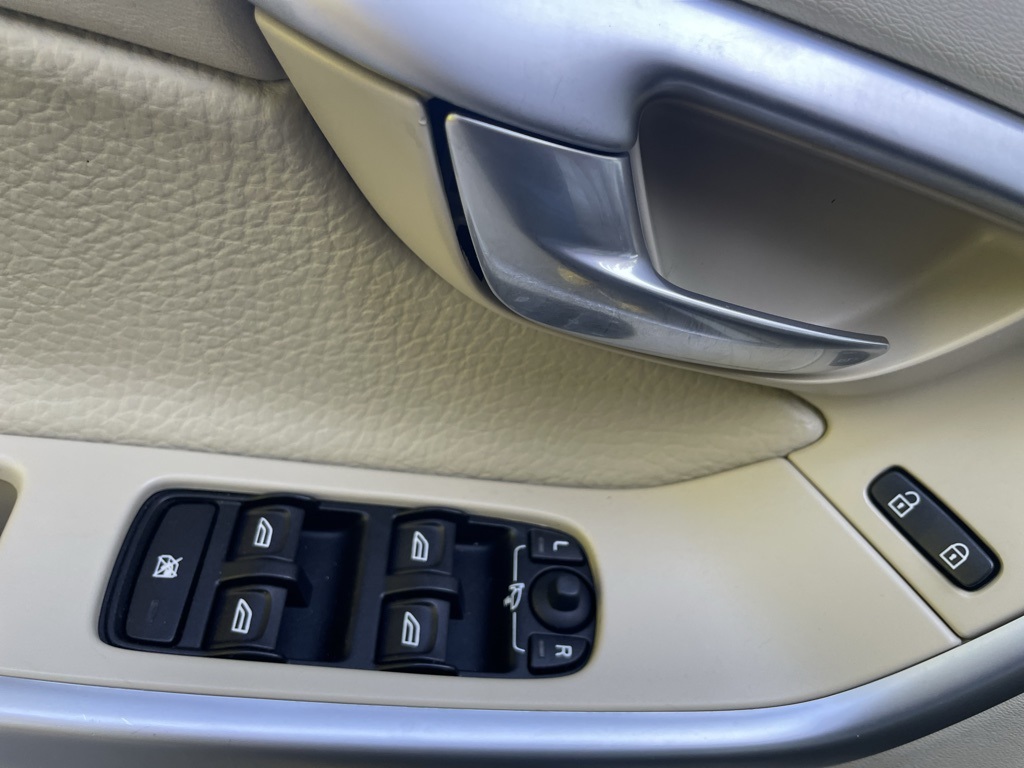2010 Volvo XC60 T6 photo 9