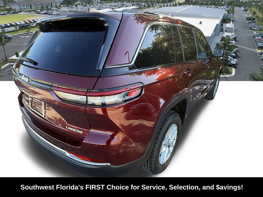 2025 Jeep Grand Cherokee Laredo X photo 4