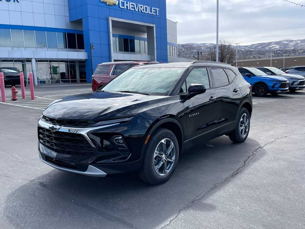 2025 Chevrolet Blazer 2LT photo 3