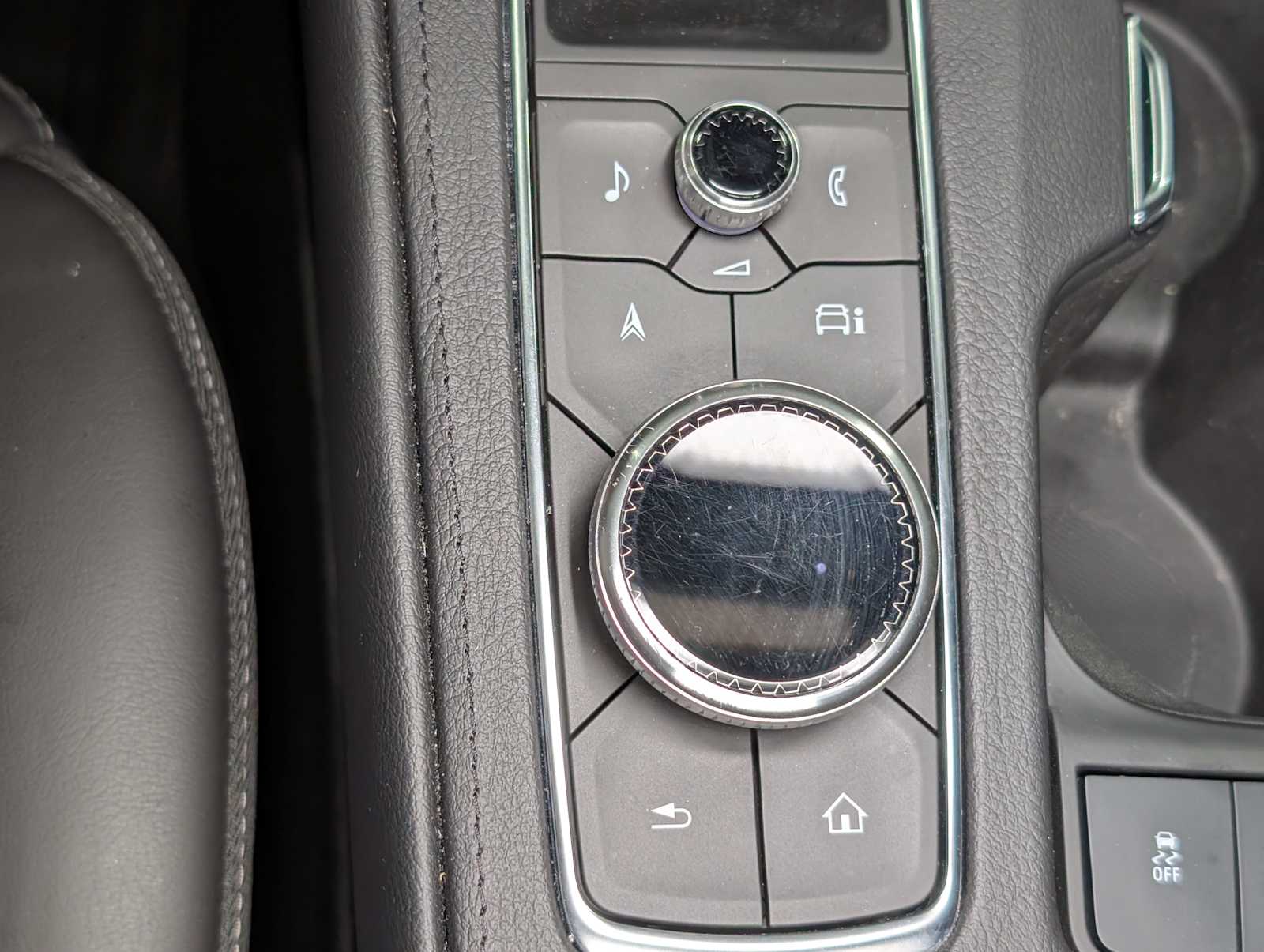 2024 Cadillac XT4 Premium Luxury photo 27