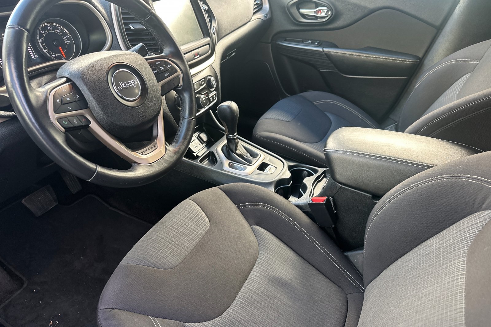 2016 Jeep Cherokee Latitude photo 9