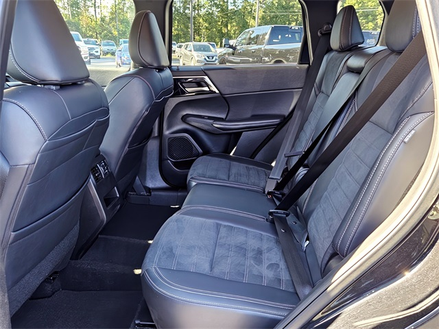 2024 Mitsubishi Outlander SE photo 12