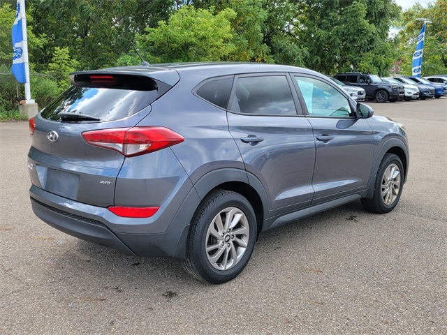 2018 Hyundai Tucson SE photo 2