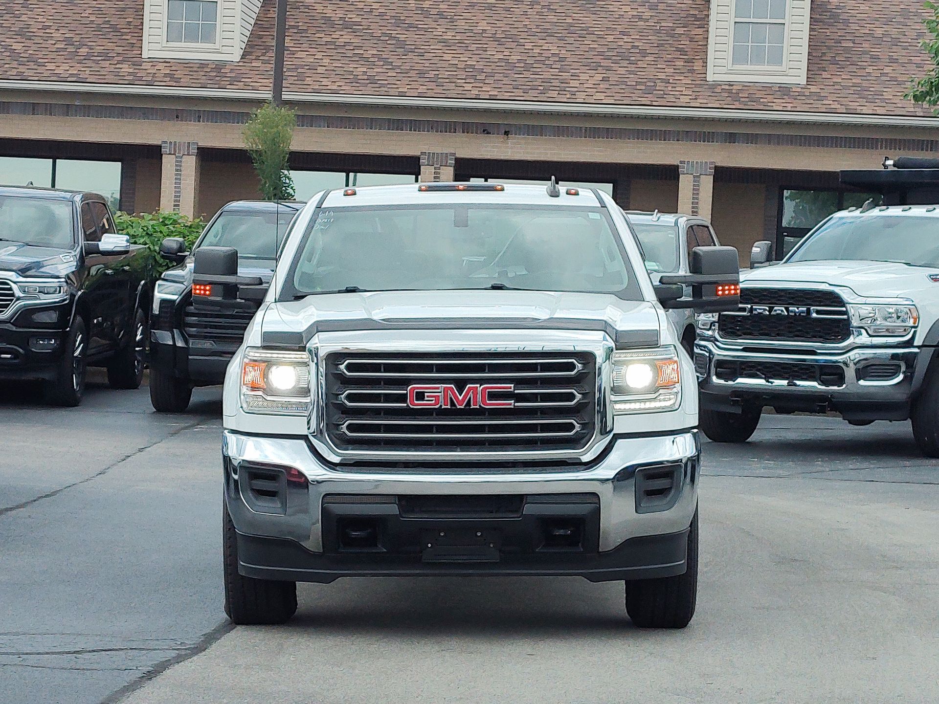 2017 Gmc Sierra Base photo 2