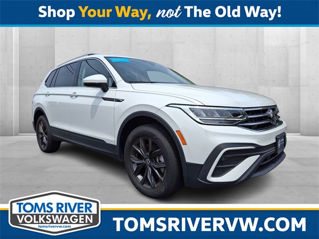 2024 Volkswagen Tiguan SE's photo
