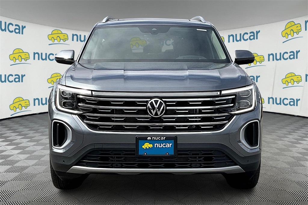 2025 Volkswagen Atlas SEL photo 2