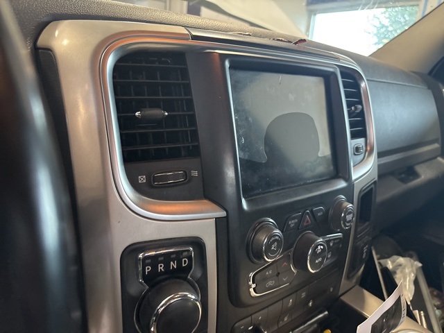 2018 Ram 1500 SLT photo 3