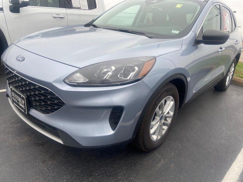 2022 Ford Escape SE photo 3