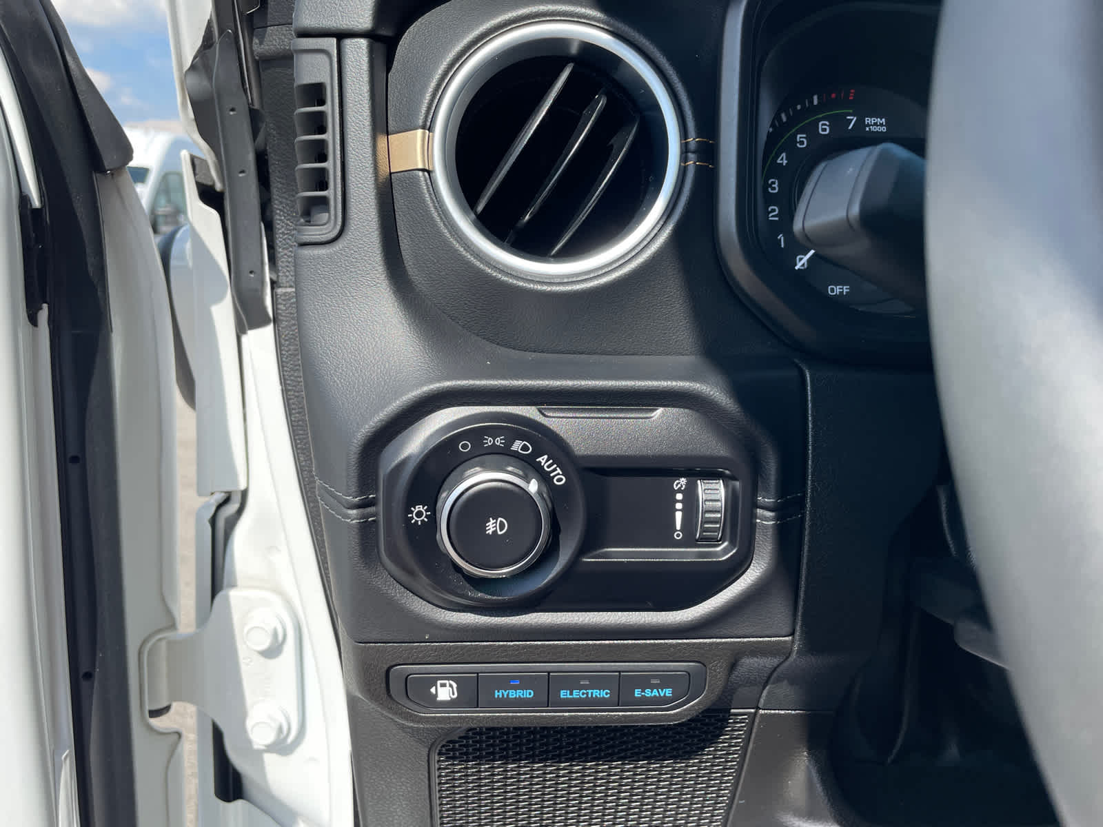 2024 Jeep Wrangler 4xe Sahara photo 19