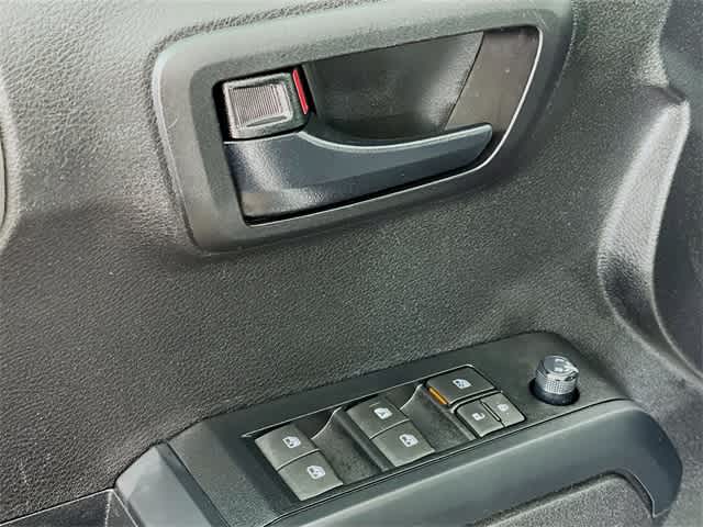 2021 Toyota Tacoma SR photo 18