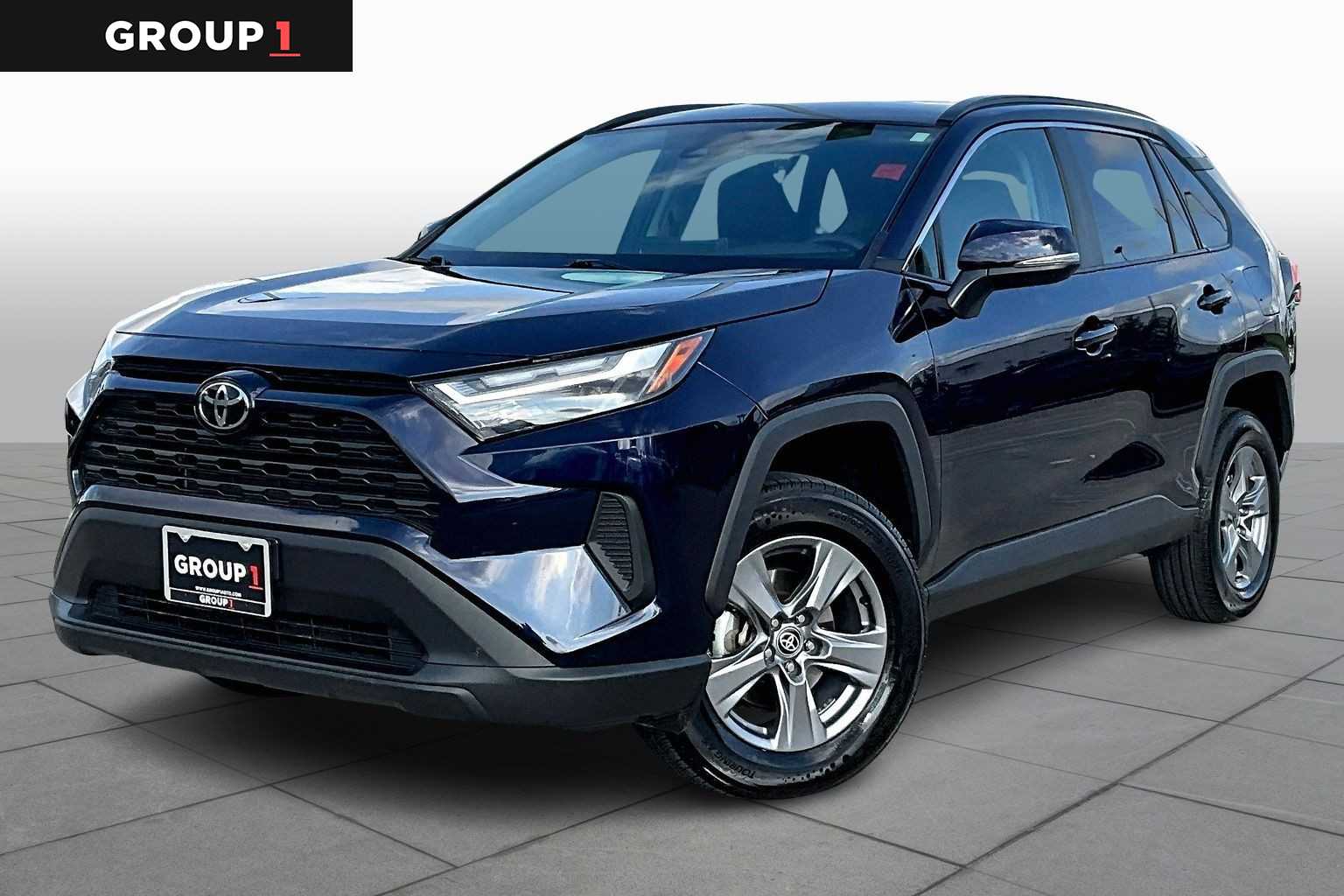 2024 Toyota RAV4 XLE's photo