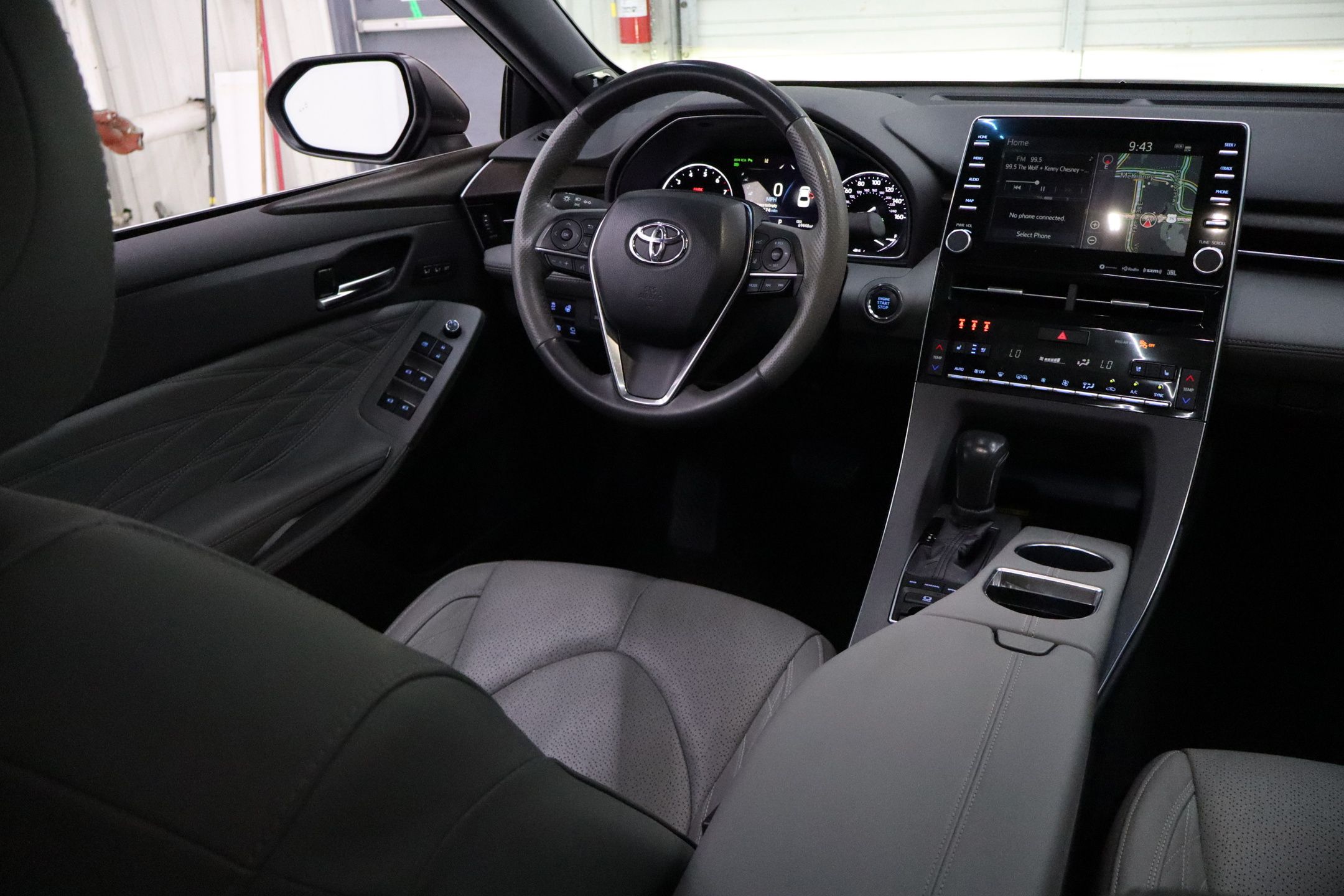 2019 Toyota Avalon Limited photo 29