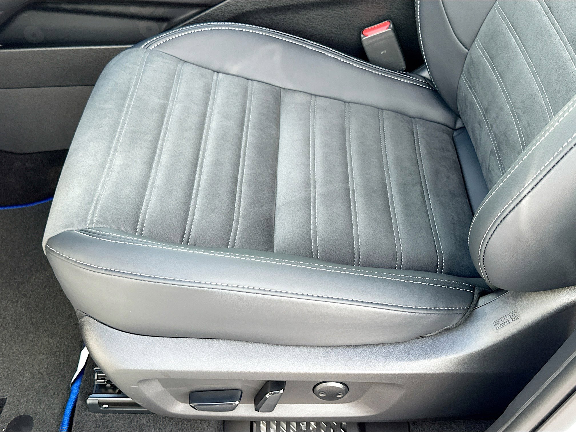 2025 Mitsubishi Outlander PHEV SE photo 12