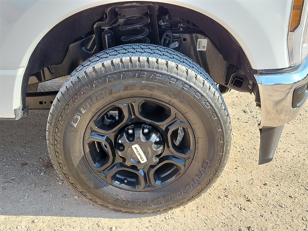 2025 Ford F-250 XLT photo 14