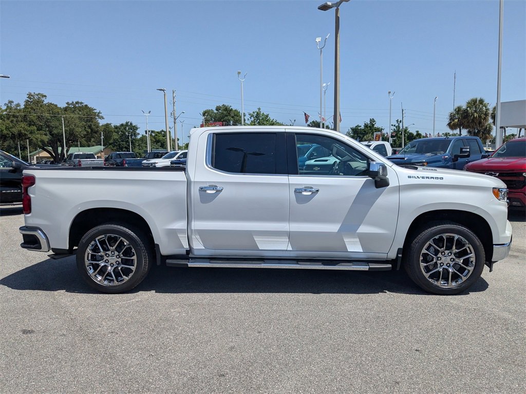 2025 Chevrolet Silverado 1500 LTZ photo 3