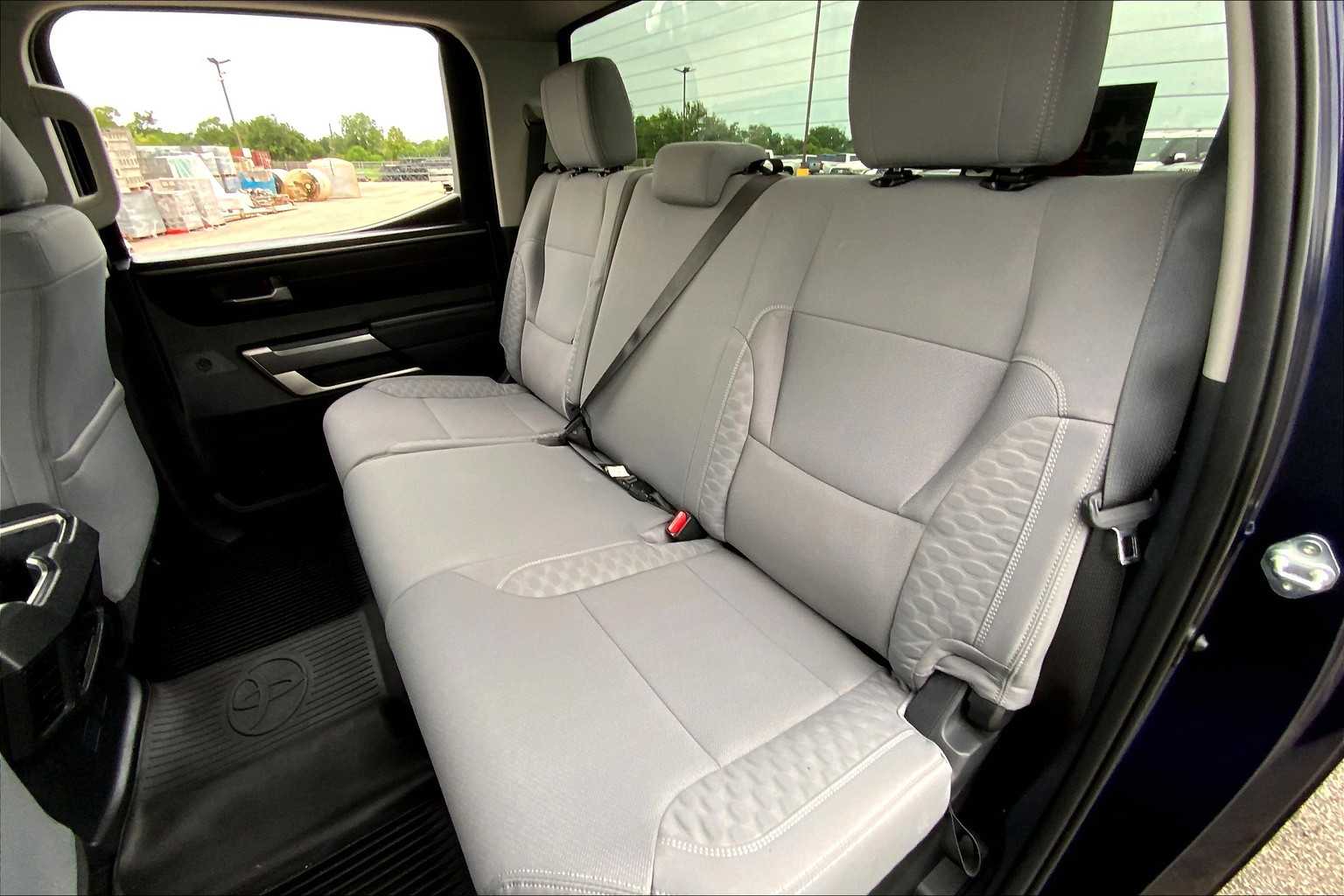 2022 Toyota Tundra SR5 photo 19