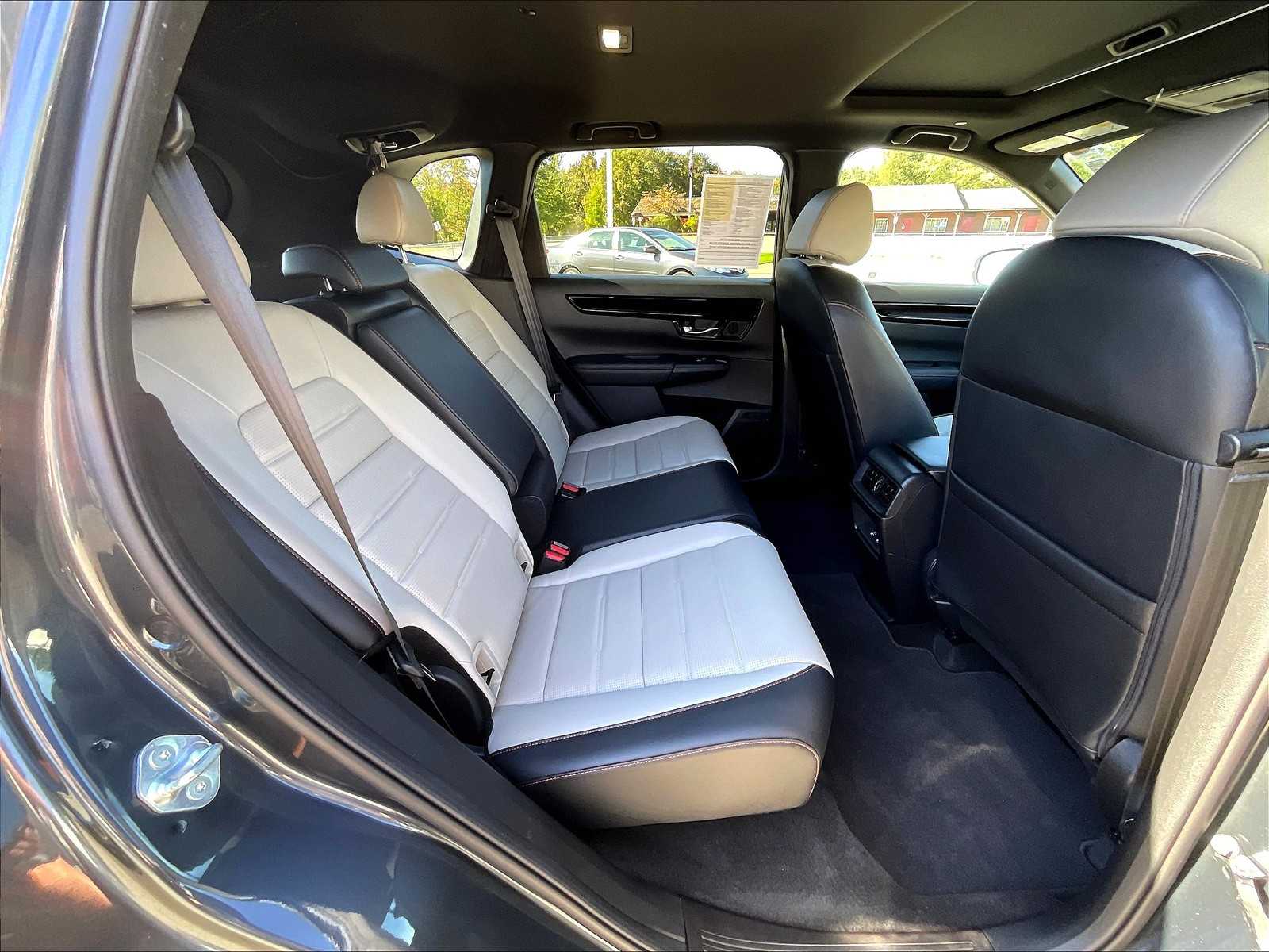 2024 Honda CR-V Hybrid Sport Touring photo 16