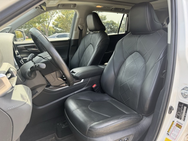2021 Toyota Highlander Platinum photo 13