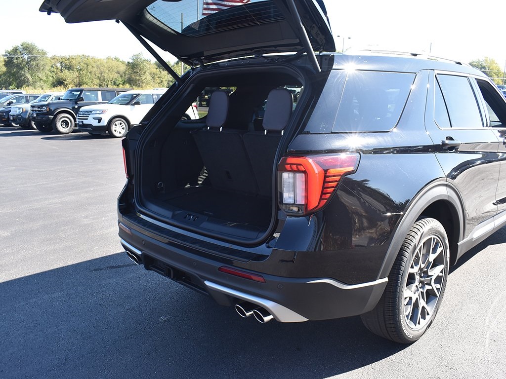 2025 Ford Explorer Platinum photo 26