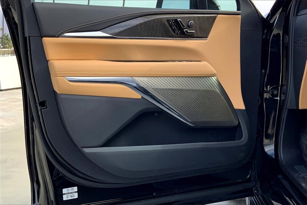 2025 Cadillac Escalade IQ Luxury photo 10