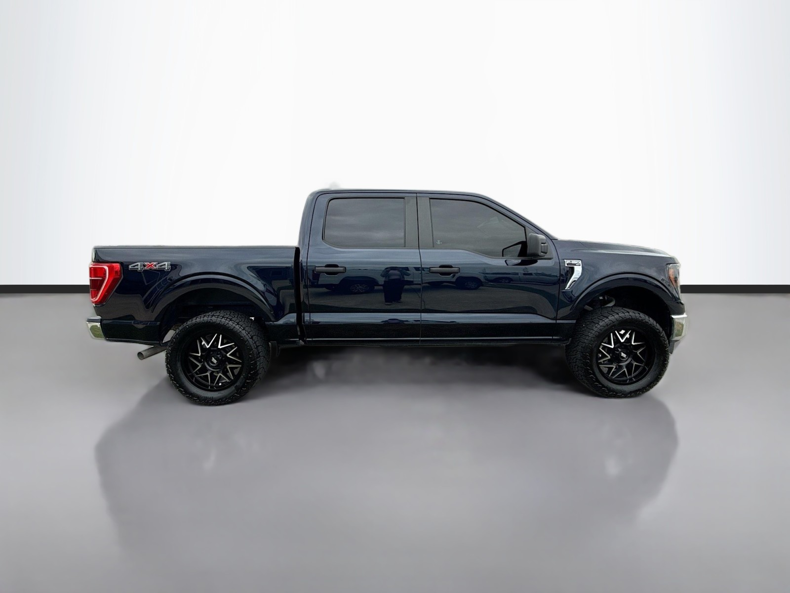 2023 Ford F-150 XLT photo 4