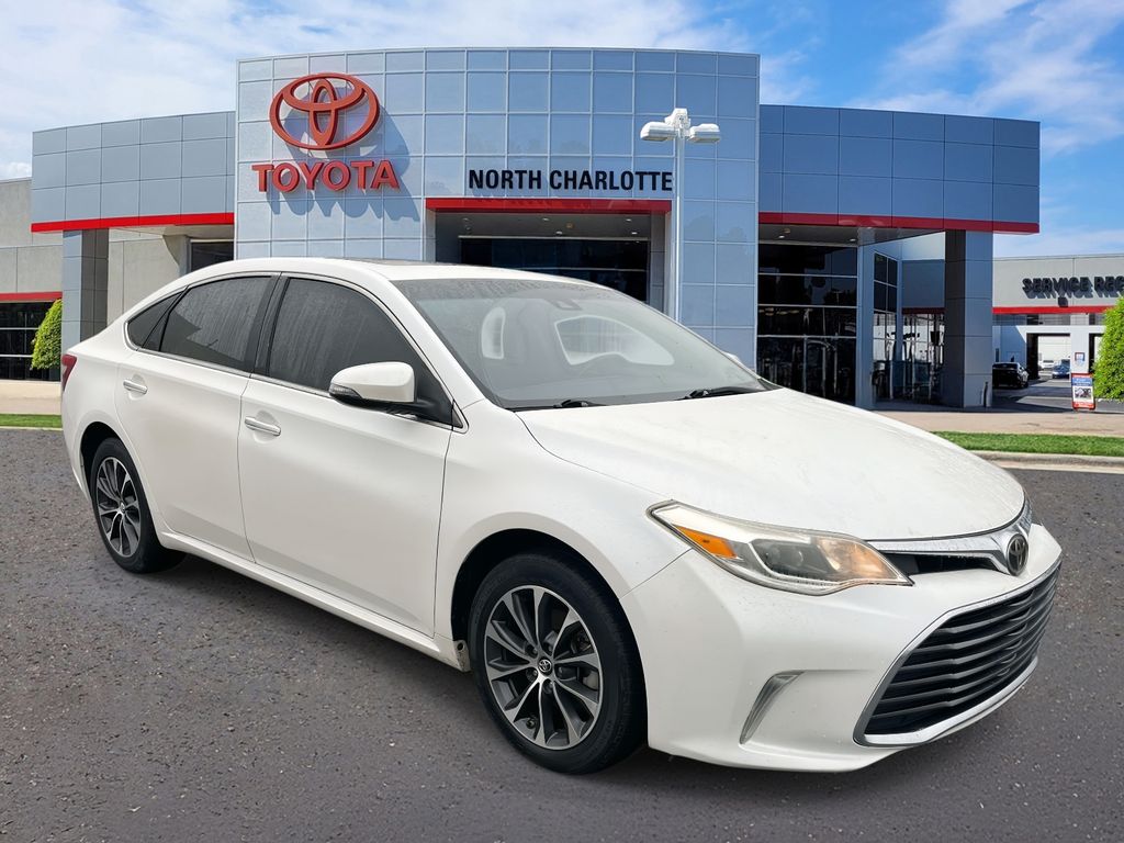 2017 Toyota Avalon XLE Premium's photo