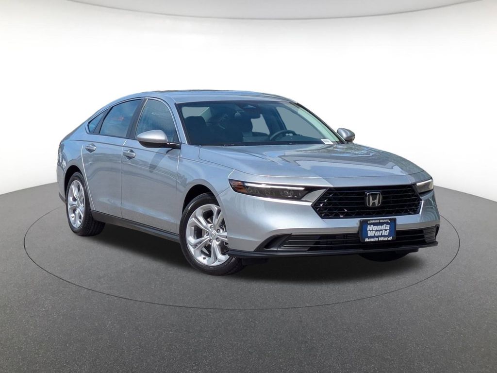 2025 Honda Accord LX's photo