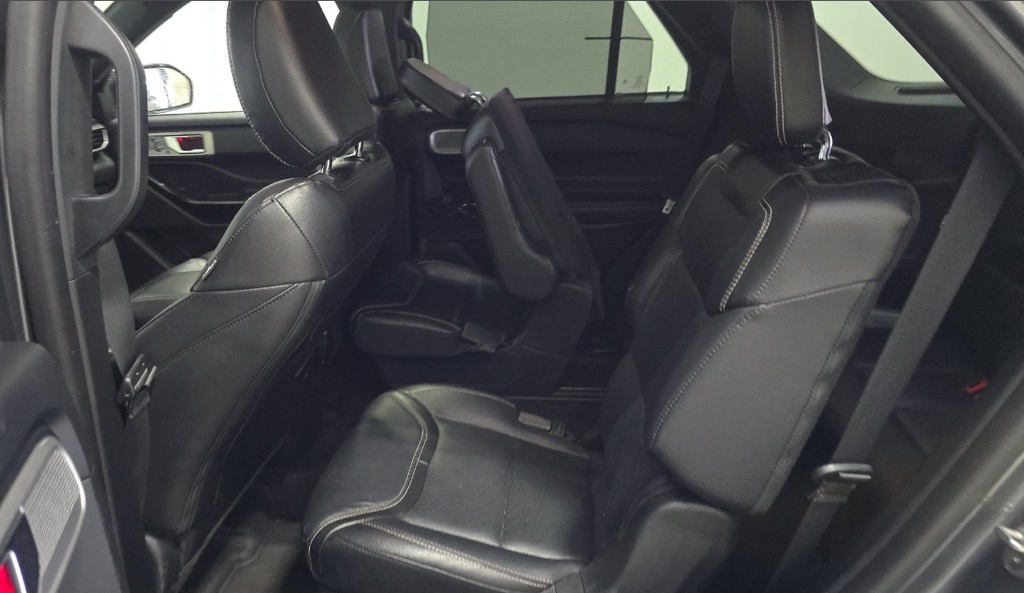 2022 Ford Explorer ST photo 7
