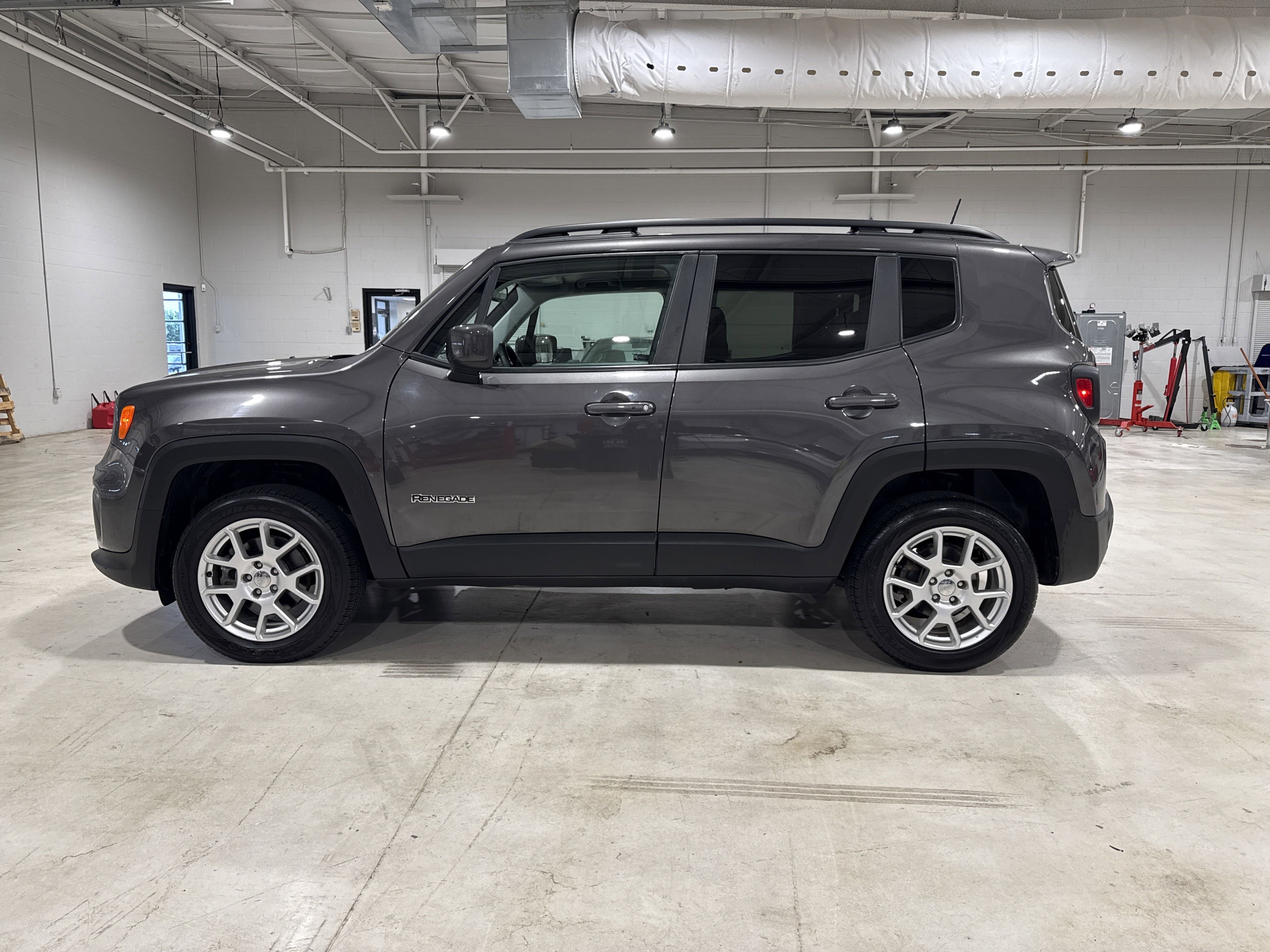 2021 Jeep Renegade Latitude photo 2