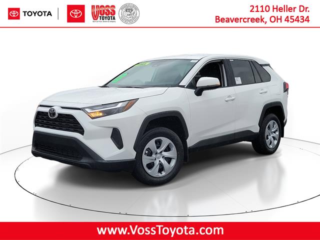 2025 Toyota RAV4 LE's photo