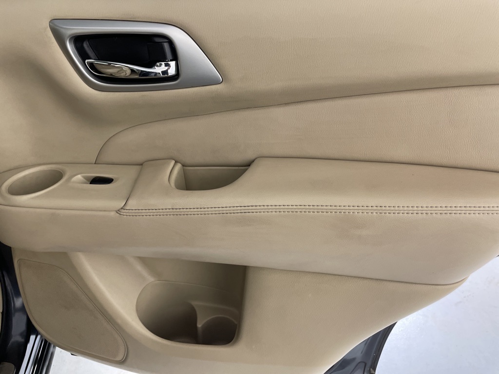 2014 Nissan Pathfinder SL photo 40