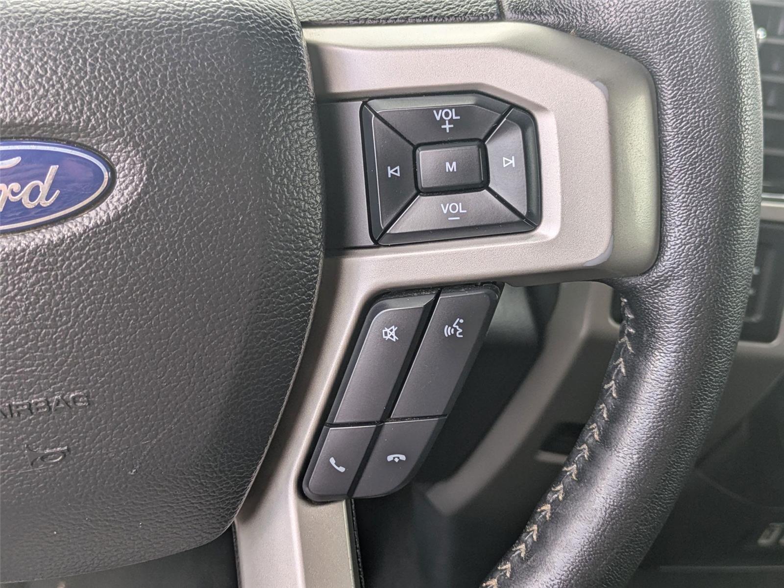 2019 Ford F-150 Lariat photo 16