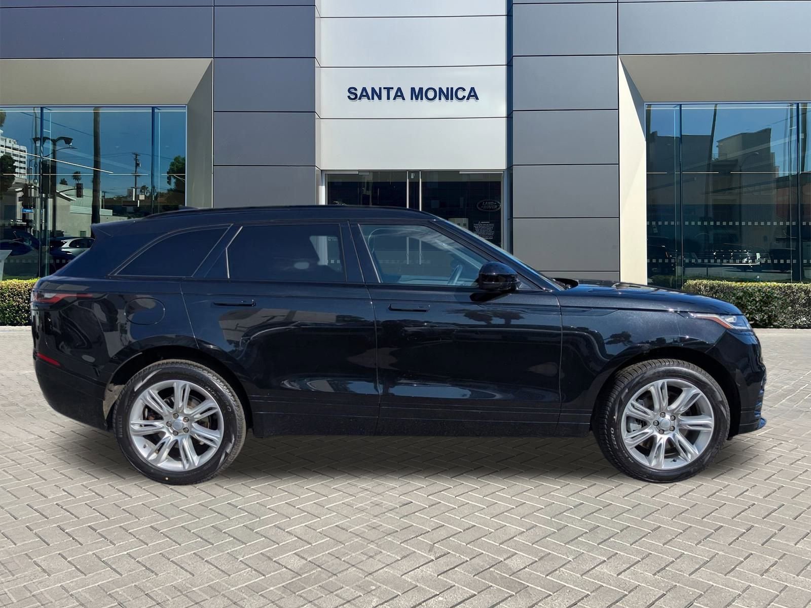 2023 Land Rover Range Rover Velar R-Dynamic S photo 4