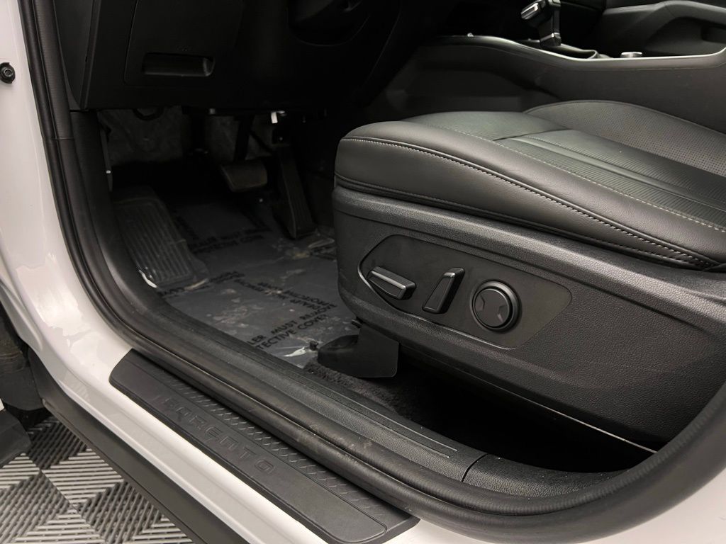 2024 Kia Sorento S photo 37