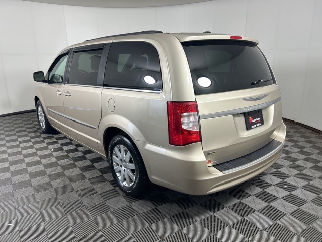 2014 Chrysler Town & Country Touring photo 4