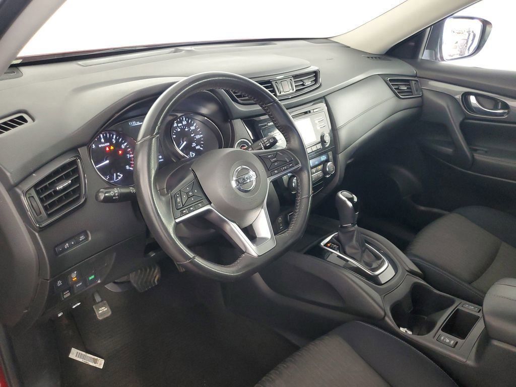 2017 Nissan Rogue SV photo 10